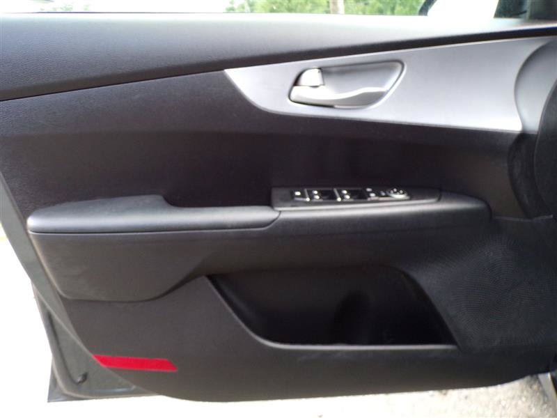 Used 2023 Kia Forte LXS w/ LXS Technology Package FWD image 13