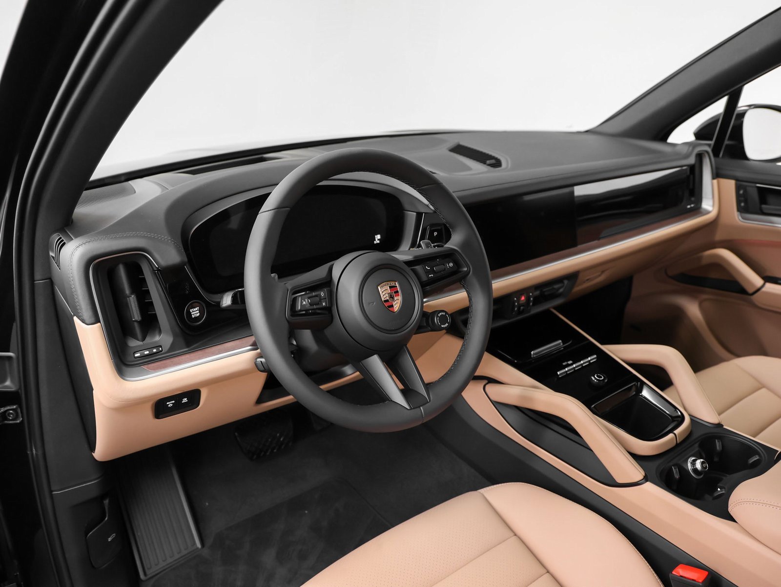 Used 2025 Porsche Cayenne image 41