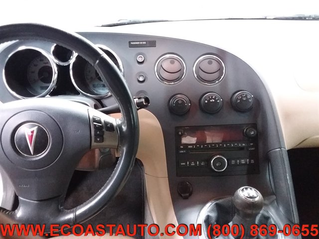 Used 2007 Pontiac Solstice Convertible w/ Premium Package RWD image 13