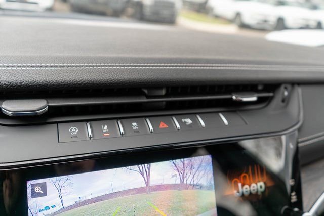 New 2026 Jeep Grand Cherokee Laredo image 19