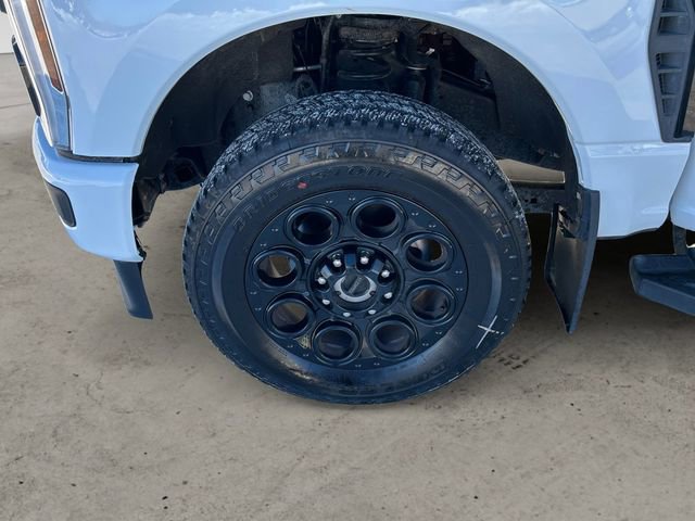 Used 2025 Ford F350 Lariat w/ Black Appearance Package image 14