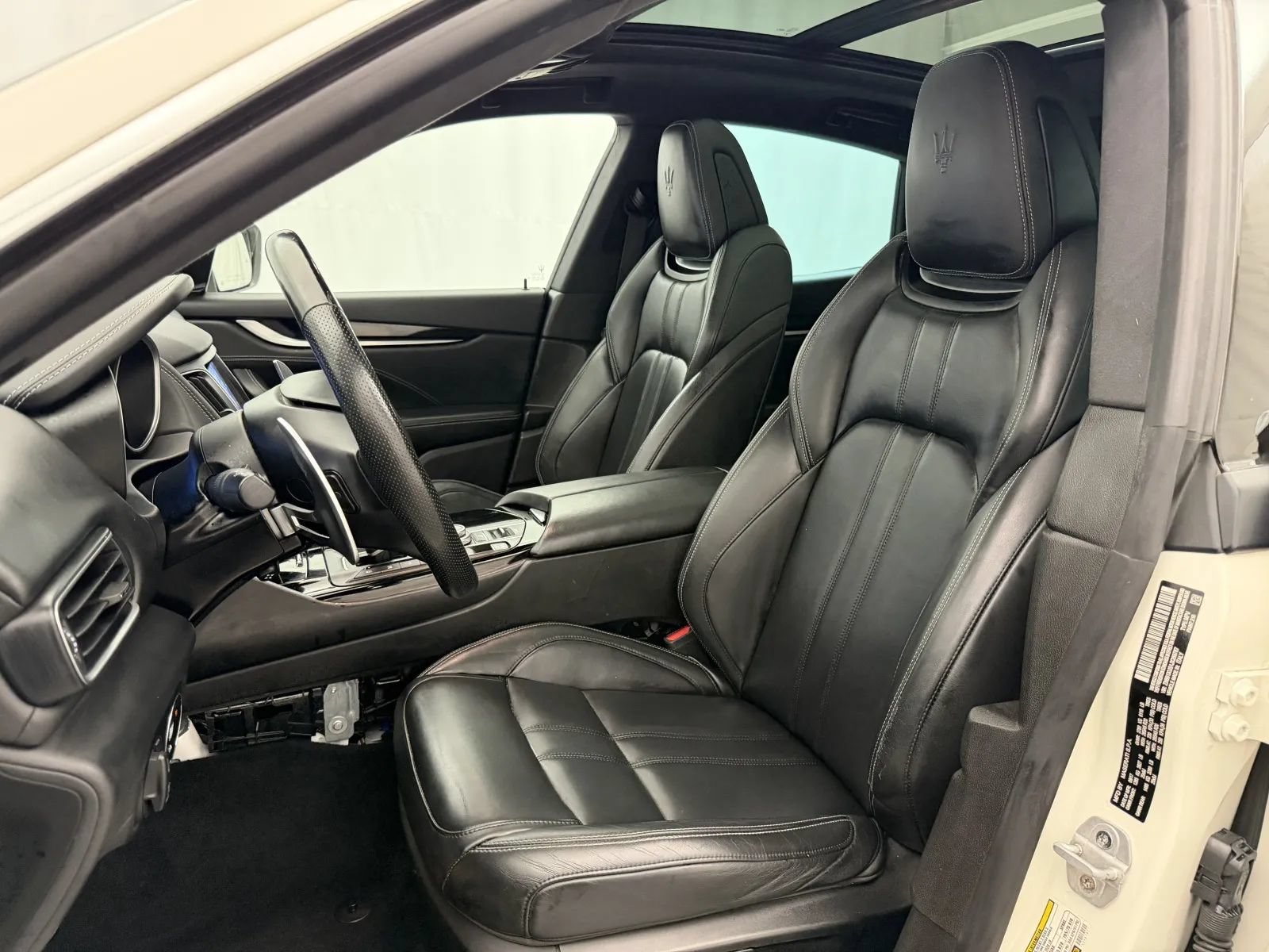 Used 2018 Maserati Levante GranSport AWD/4WD image 11