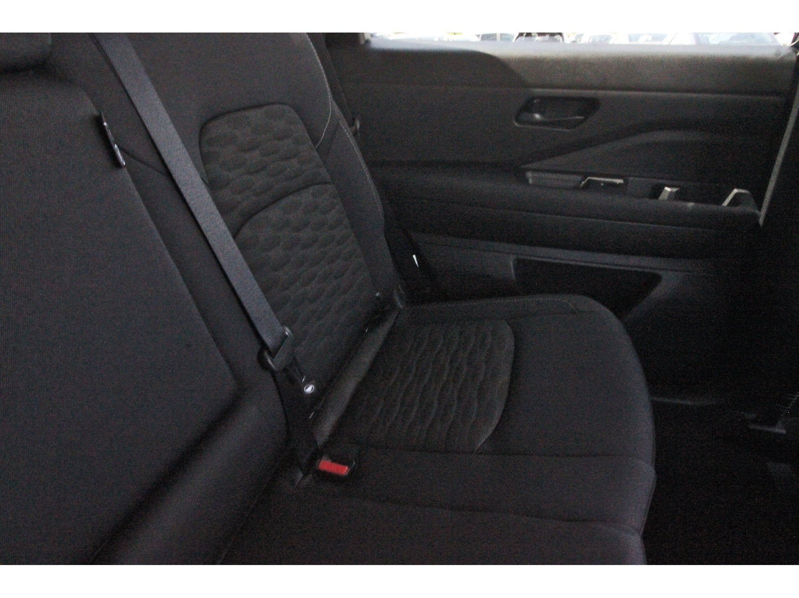 Certified 2025 Nissan Pathfinder SV FWD image 16