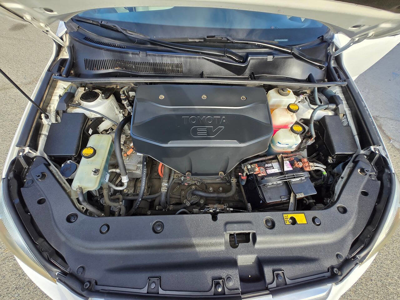 Used 2012 Toyota RAV4 EV image 40