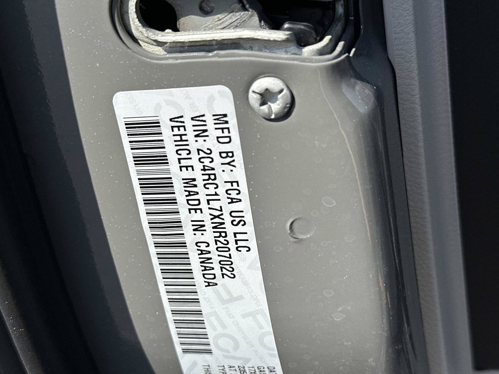Used 2022 Chrysler Pacifica Touring-L FWD image 18