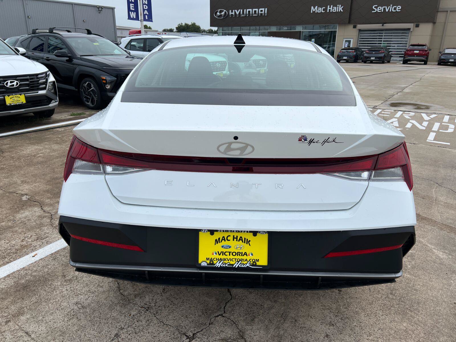 New 2026 Hyundai Elantra SE FWD image 4