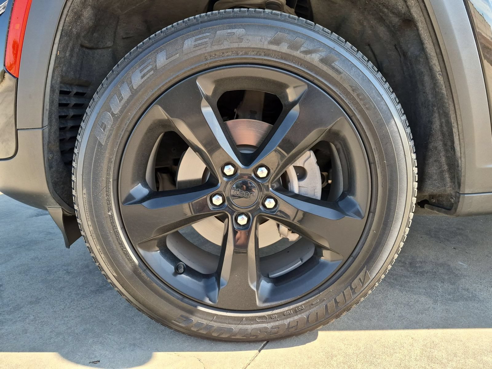 Used 2023 Jeep Grand Cherokee Altitude AWD/4WD image 29