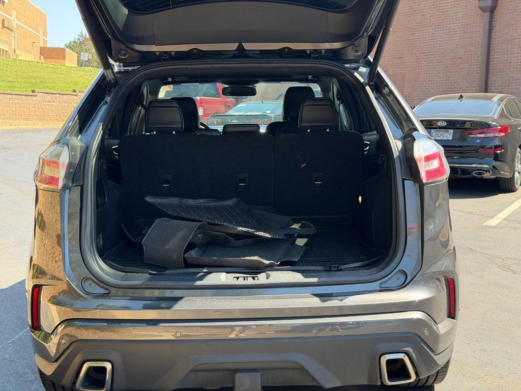 Used 2020 Ford Edge ST w/ Equipment Group 401A image 4