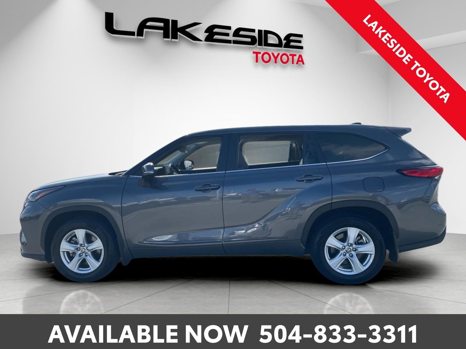 Used 2023 Toyota Highlander LE video 3