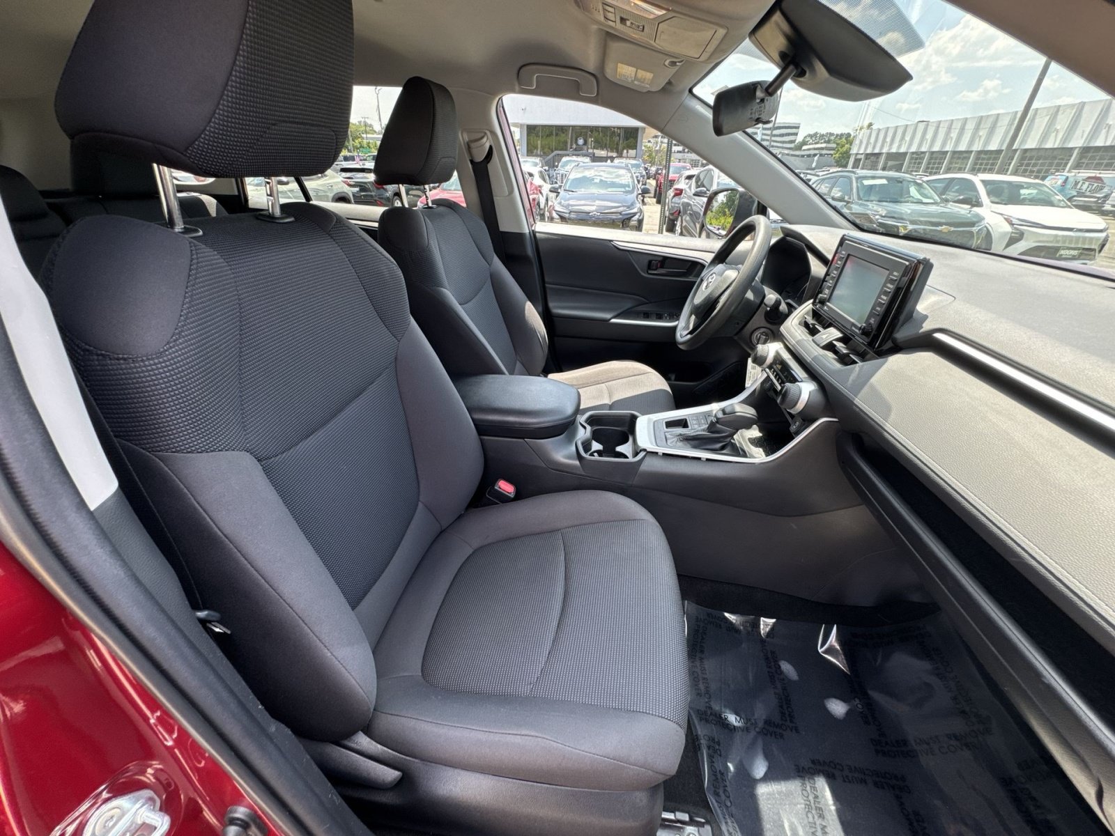 Used 2021 Toyota RAV4 LE w/ Carpet Mat Package (TMS) AWD/4WD image 26
