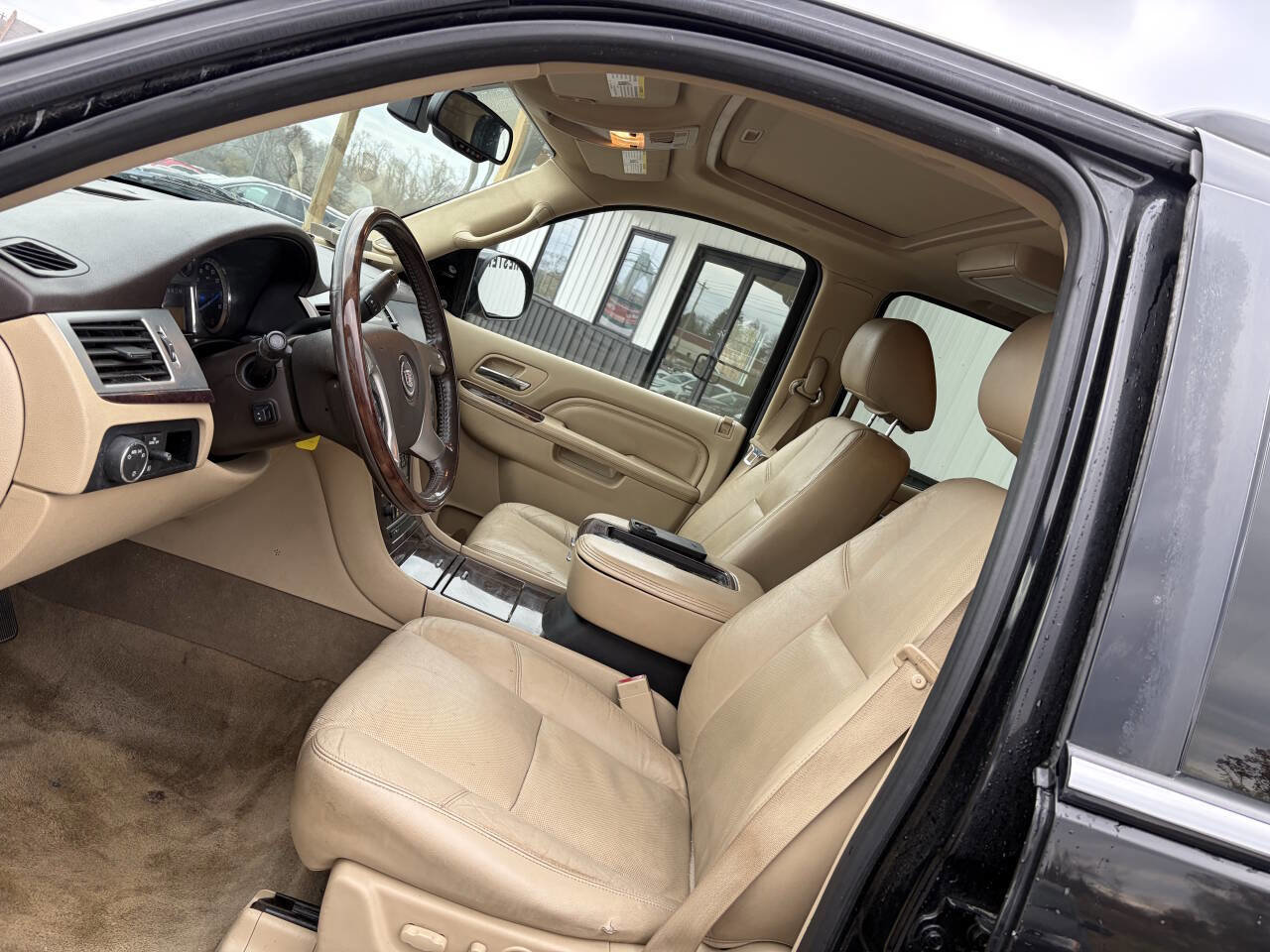 Used 2012 Cadillac Escalade Luxury image 15