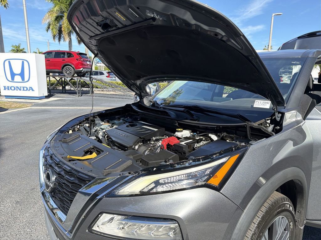 Used 2023 Nissan Rogue SV image 37