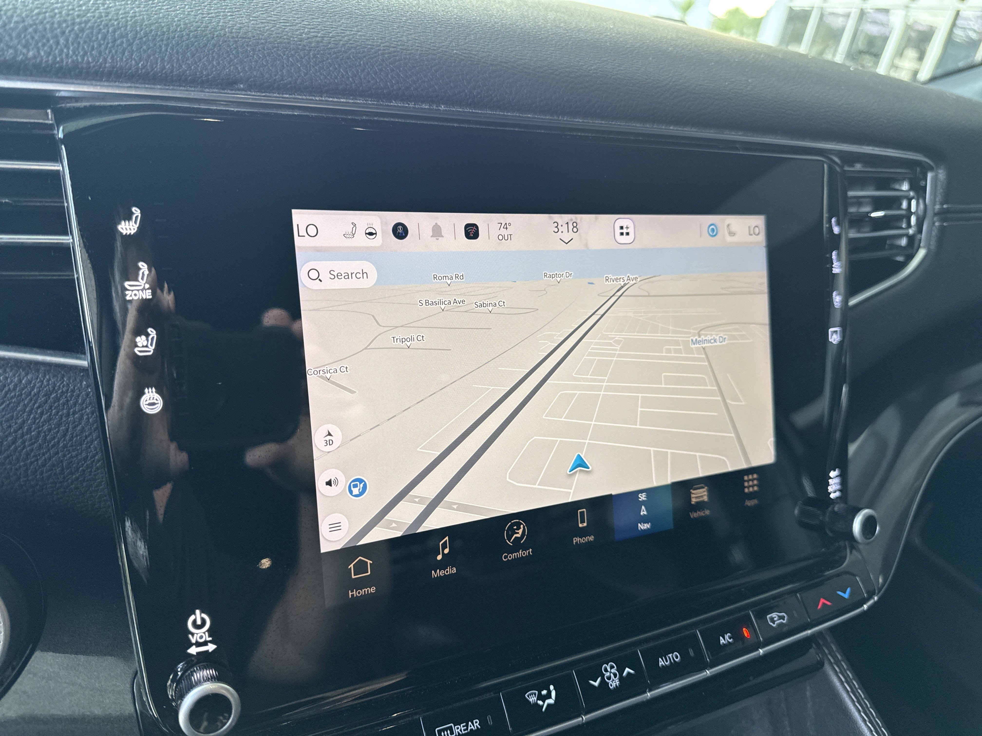 Used 2024 Jeep Wagoneer L image 25