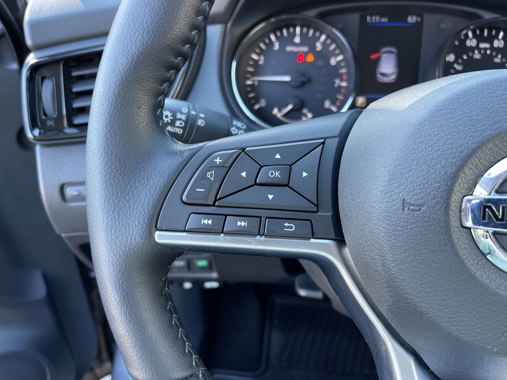 Used 2022 Nissan Rogue Sport SV w/ Technology Package image 17