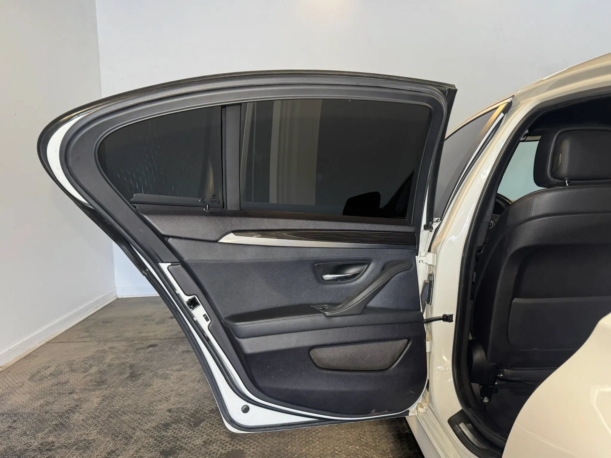Used 2011 BMW 528i Sedan RWD image 21