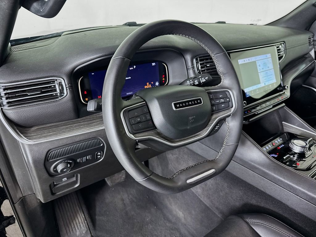 Used 2023 Jeep Wagoneer Series III w/ Preferred Equipment Group image 9
