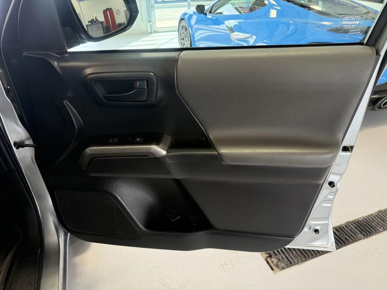 Used 2023 Toyota Tacoma SR5 w/ Technology Package image 22