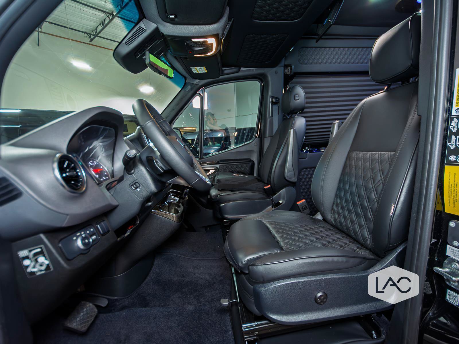 Used 2025 Mercedes-Benz Sprinter 3500 image 26