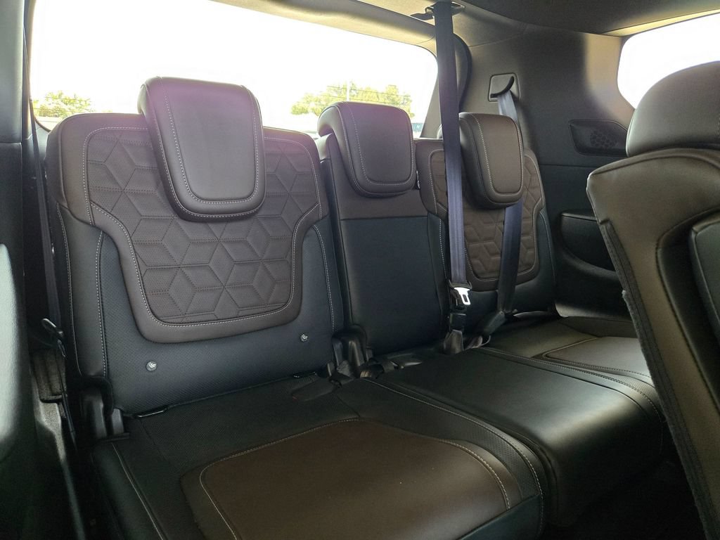 Used 2025 Nissan Armada Platinum Reserve AWD/4WD image 28