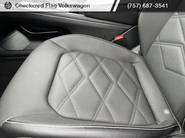Used 2024 Volkswagen Atlas SE image 23