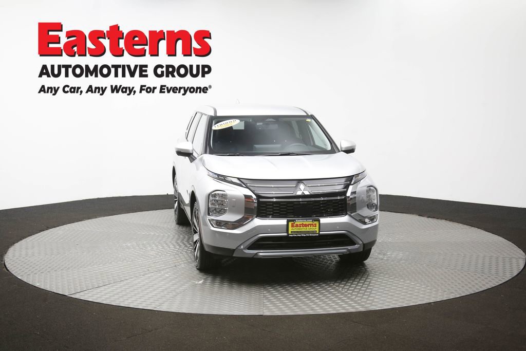 Used 2025 Mitsubishi Outlander SE image 53