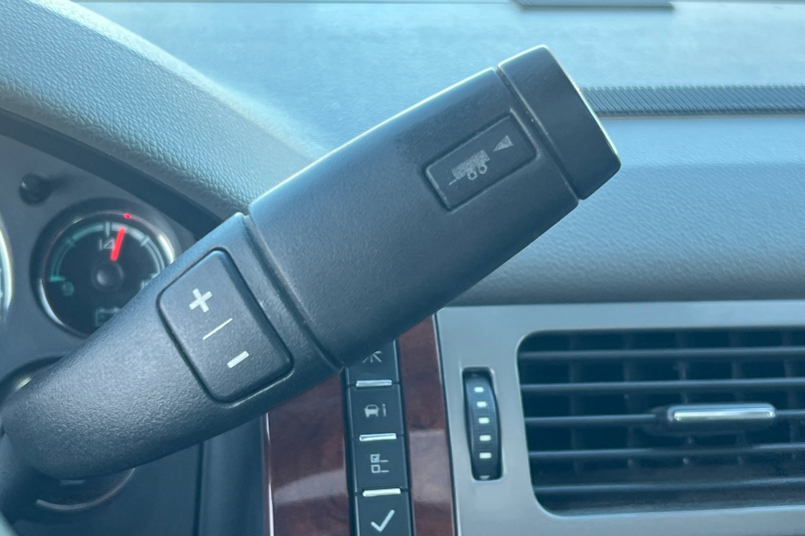 Used 2013 Chevrolet Tahoe LT w/ Luxury Package image 19