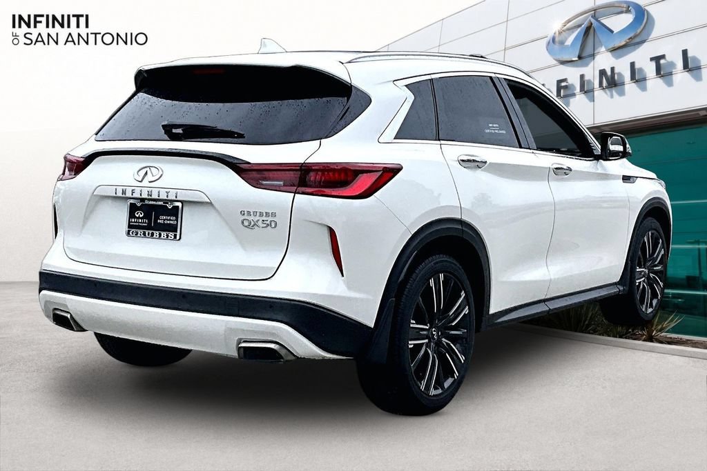 Used 2022 INFINITI QX50 Luxe w/ Appearance Package FWD image 2