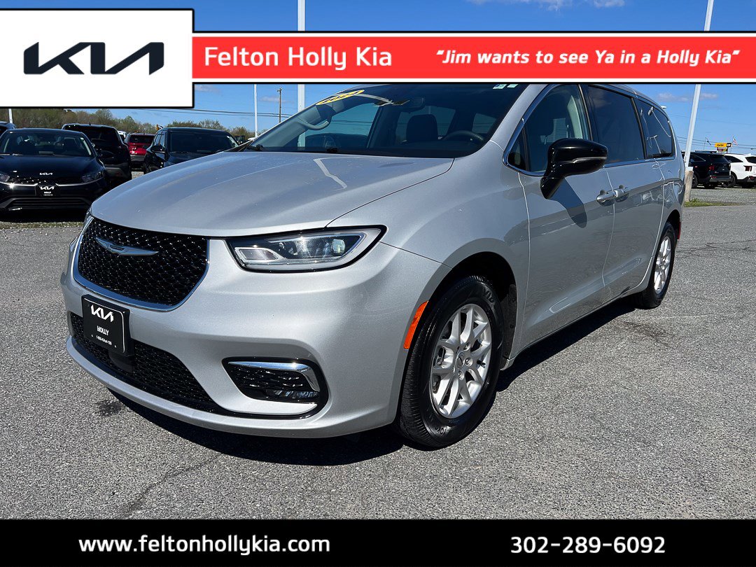 Used 2024 Chrysler Pacifica Touring-L