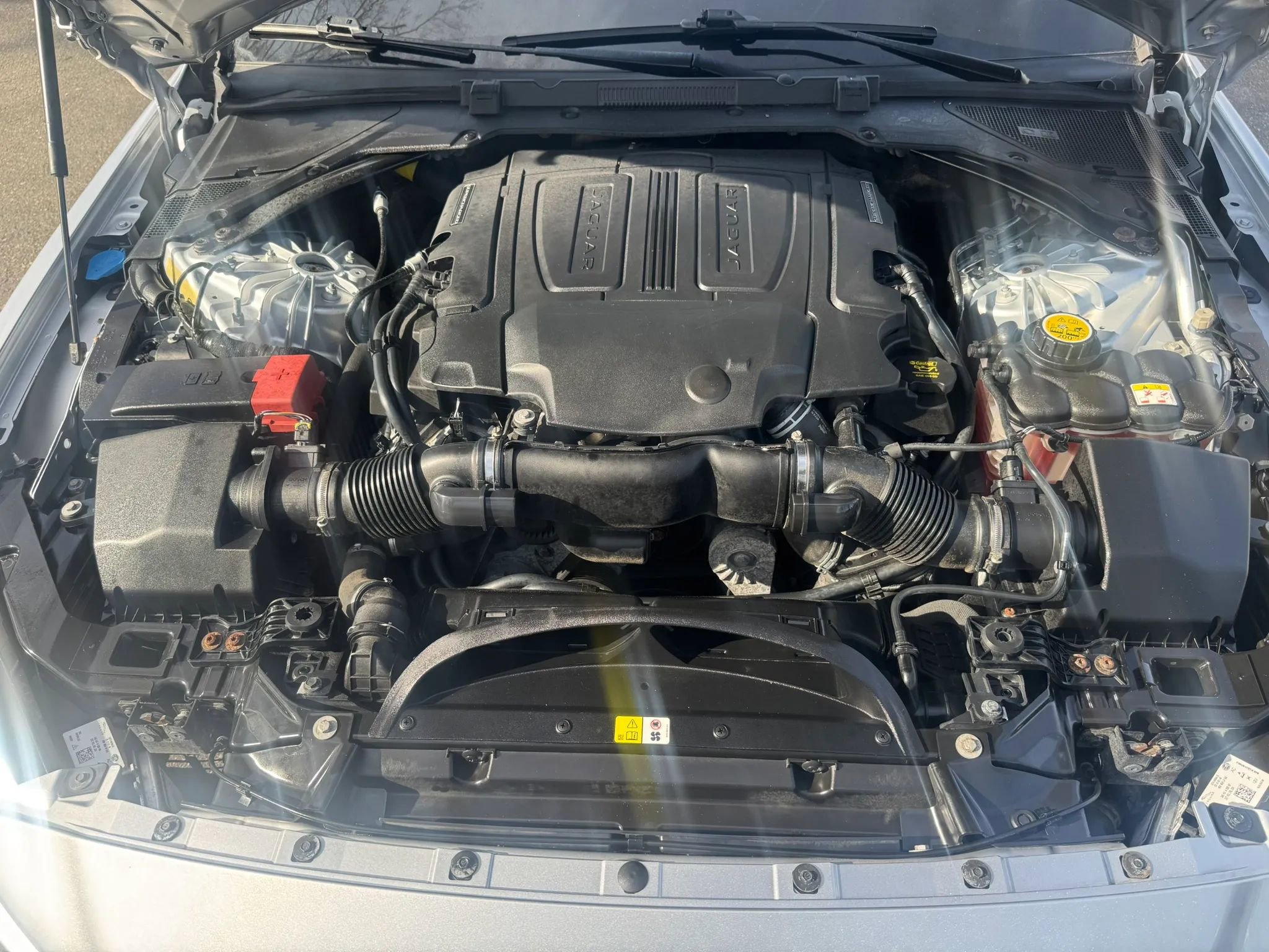 Used 2017 Jaguar XE R-Sport image 28