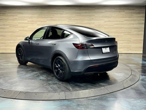 Used 2025 Tesla Model Y Long Range AWD/4WD image 18