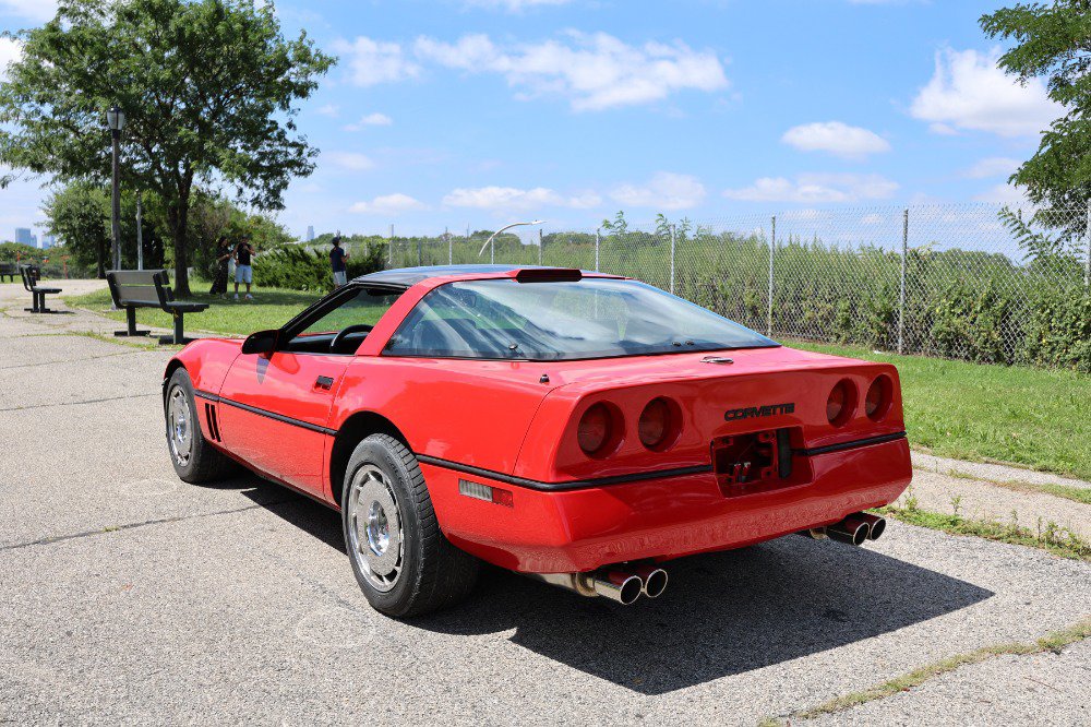 Used 1987 Chevrolet Corvette Coupe RWD image 8