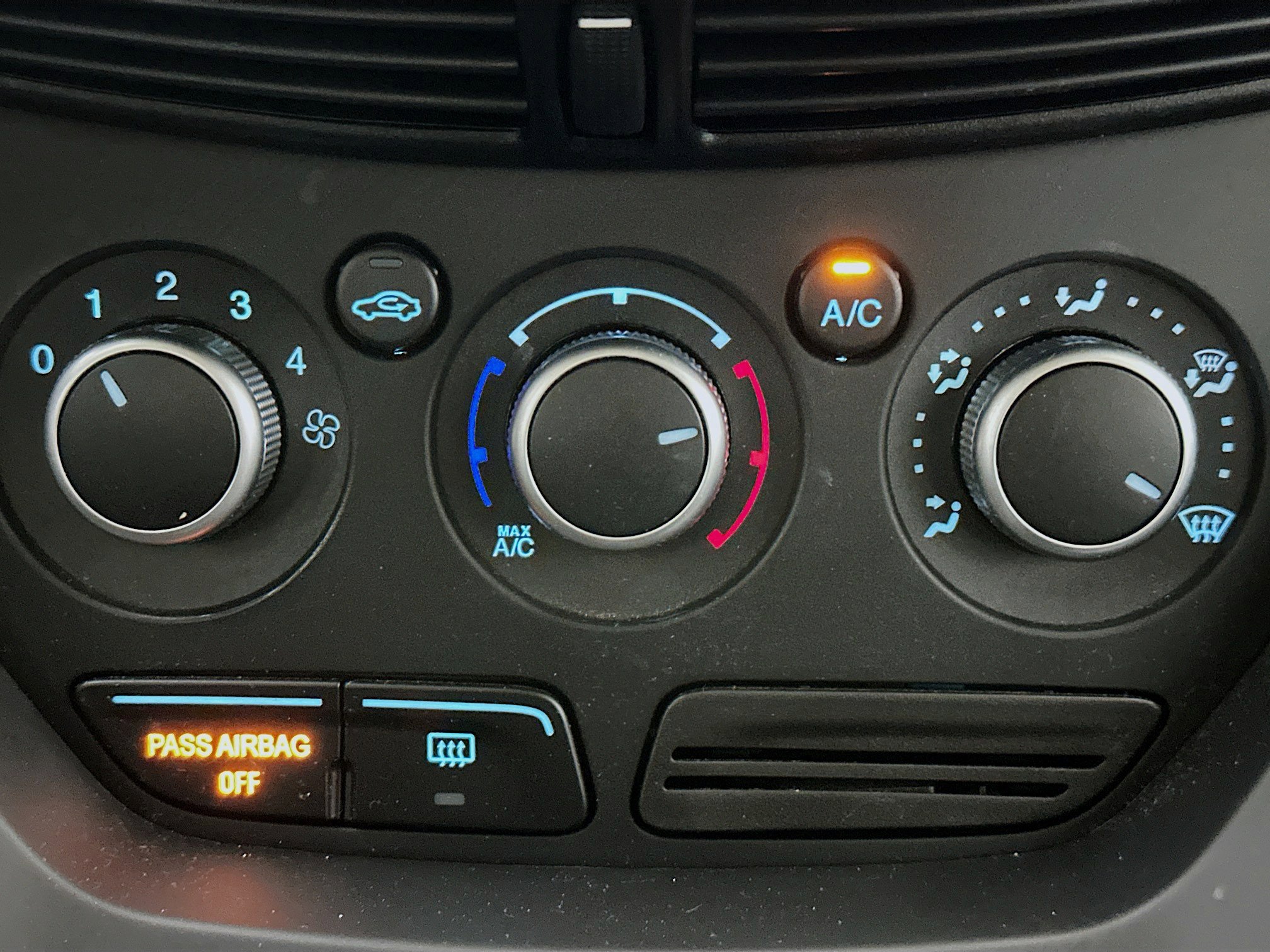 Used 2015 Ford Escape SE image 22