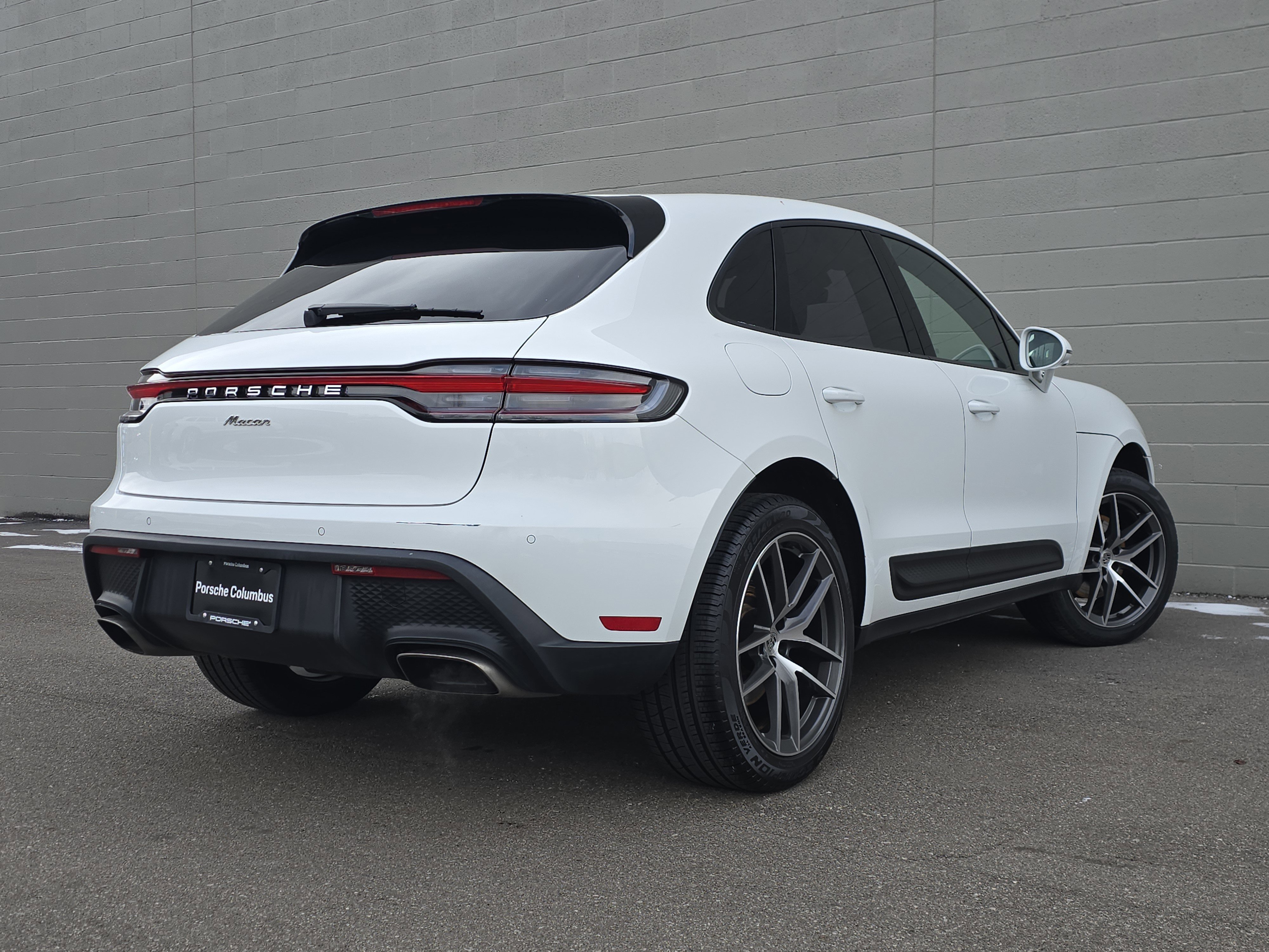 Certified 2023 Porsche Macan image 9