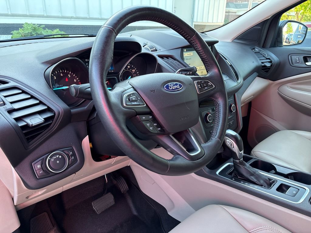 Used 2019 Ford Escape SEL AWD/4WD image 11