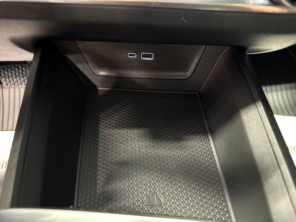 New 2026 Chevrolet Equinox LT w/ Convenience Package II FWD image 21