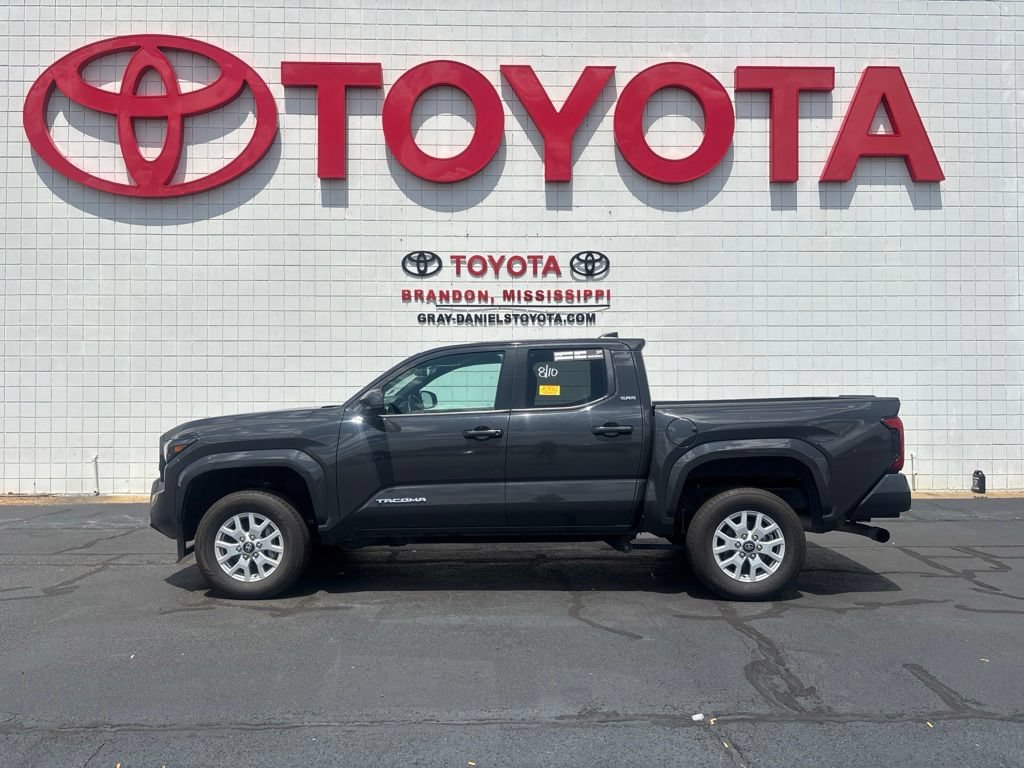 Used 2024 Toyota Tacoma SR5 AWD/4WD image 5