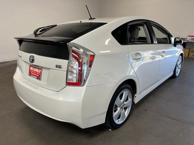 Used 2015 Toyota Prius Five w/ Advanced Technology Package FWD image 3
