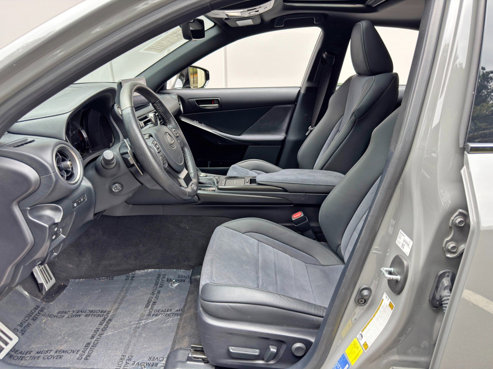 Used 2022 Lexus IS 500 w/ Accessory Package 2 RWD image 17