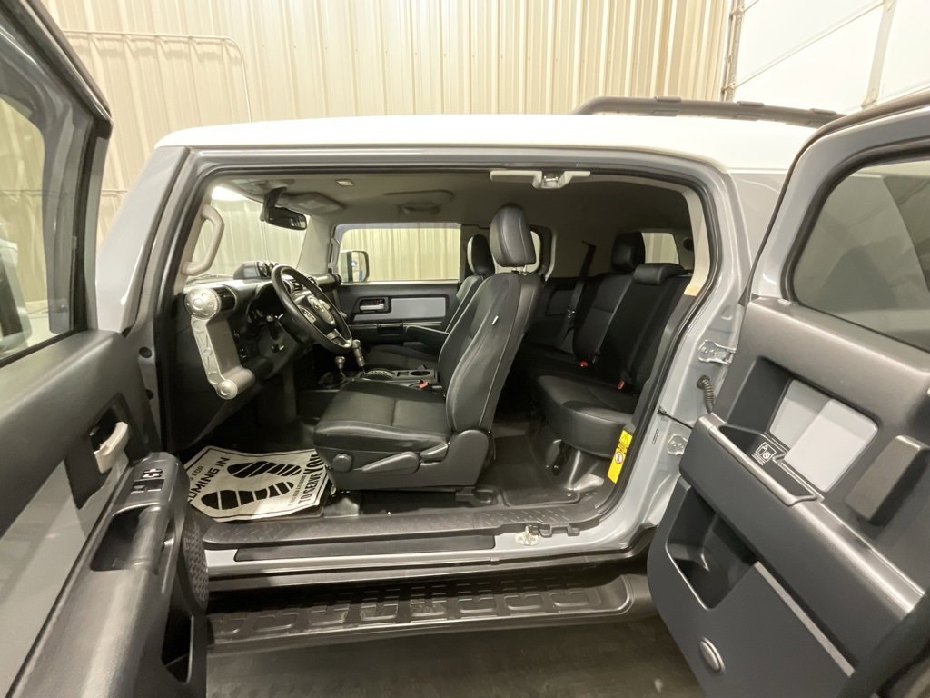 Used 2014 Toyota FJ Cruiser 4WD w/ Upgrade Package image 12