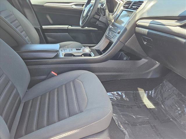 Used 2019 Ford Fusion SE FWD image 19