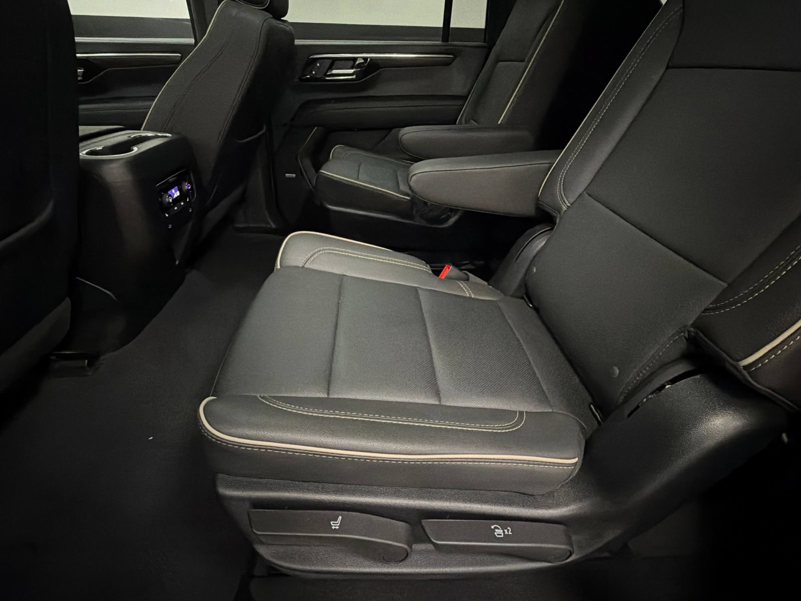Used 2025 Chevrolet Suburban Premier w/ Sun And Tow Package AWD/4WD image 38