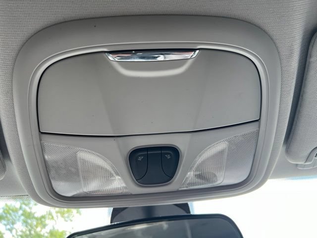 Used 2020 Jeep Cherokee Latitude FWD image 13