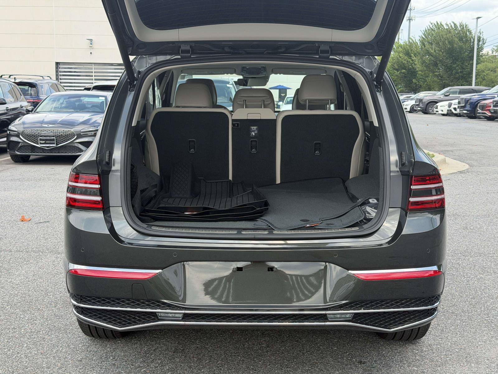 Used 2026 Genesis GV80 2.5T RWD image 13