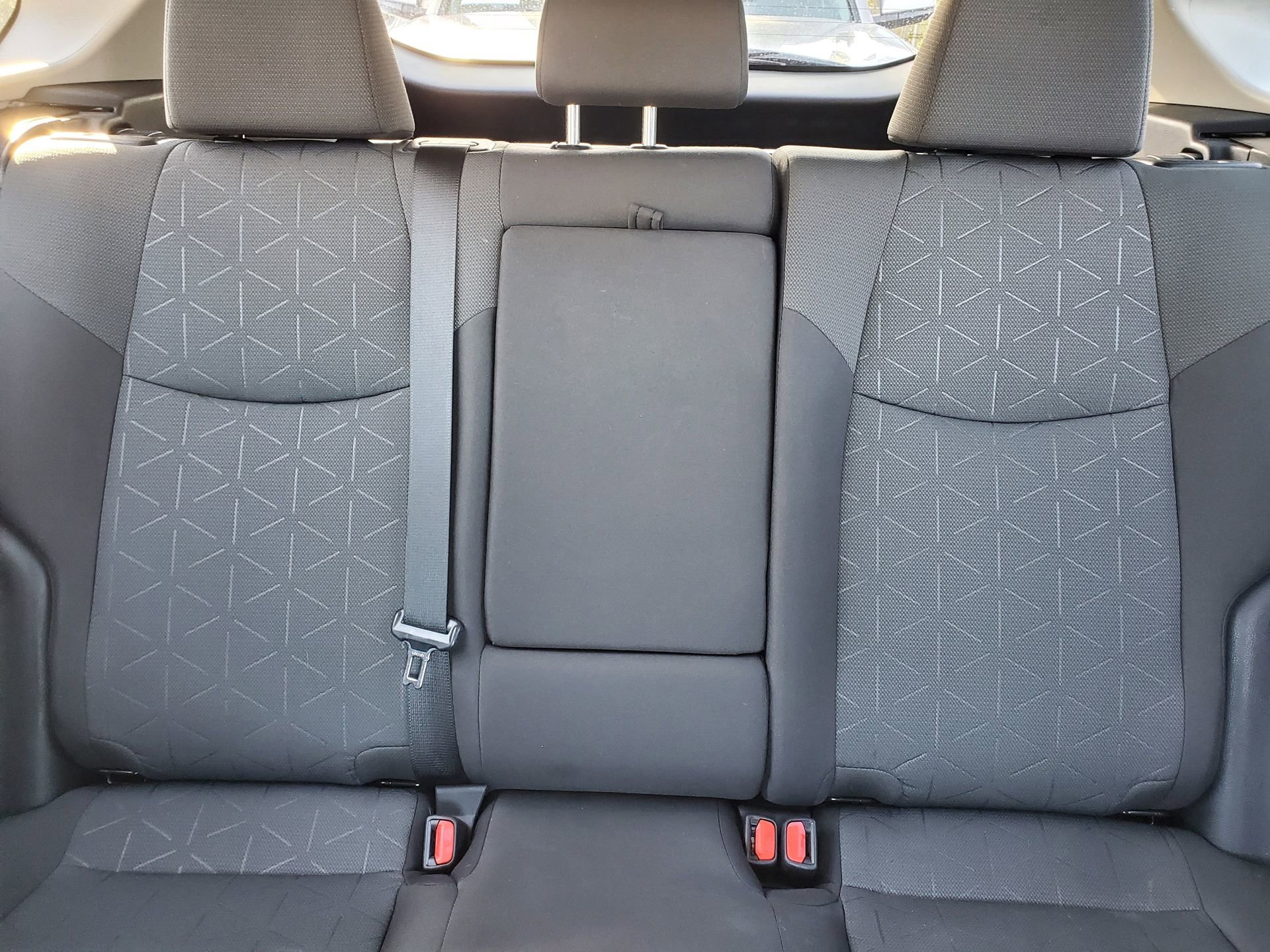 Used 2022 Toyota RAV4 XLE image 27