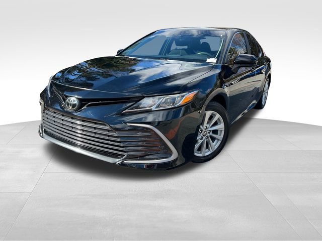 Used 2021 Toyota Camry LE image 9