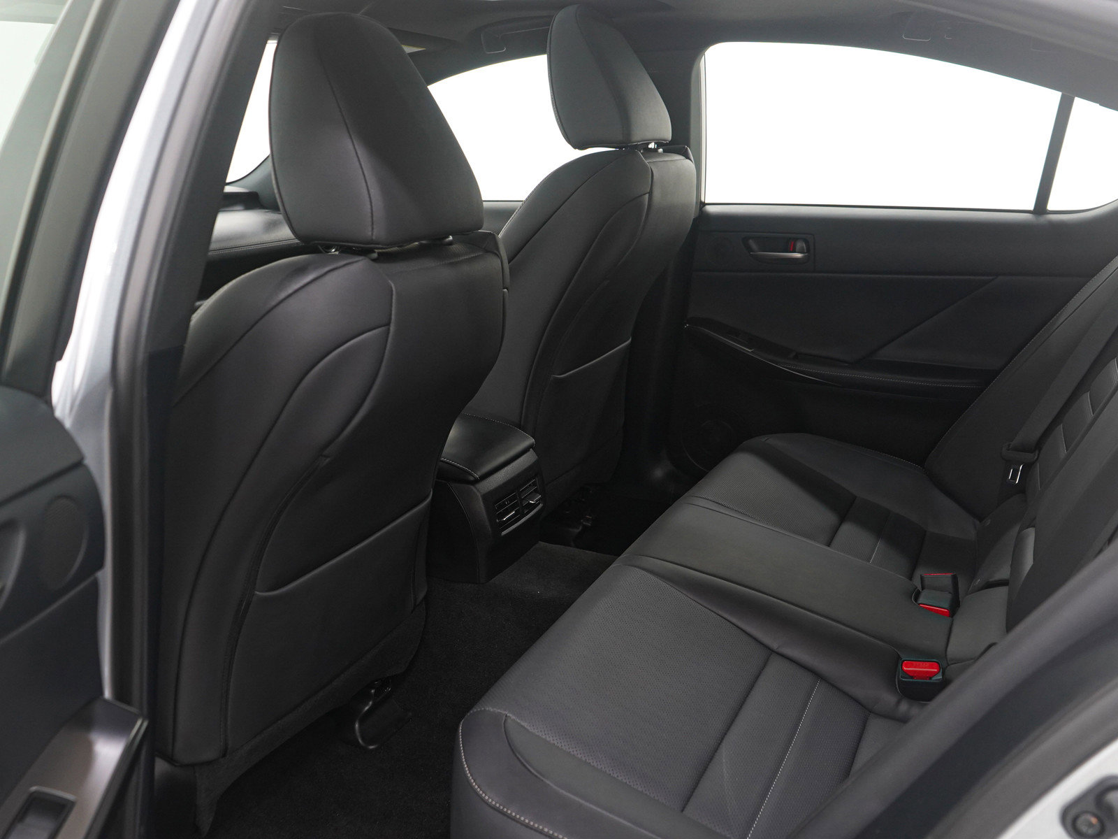 Used 2024 Lexus IS 500 RWD image 20