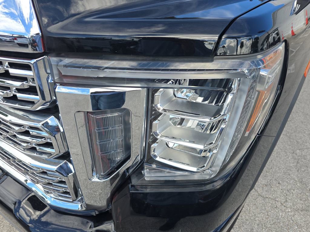 Used 2022 GMC Sierra 3500 Denali w/ Denali Ultimate Package image 7
