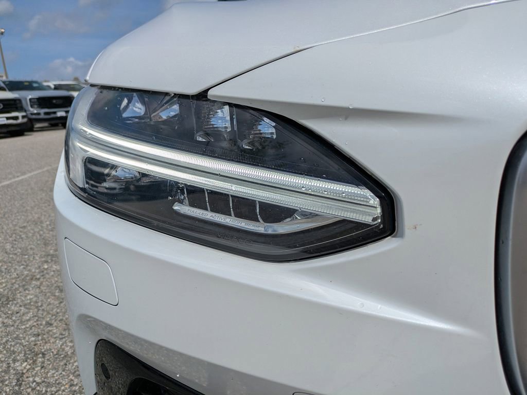 Used 2020 Volvo S90 T6 R-Design image 10