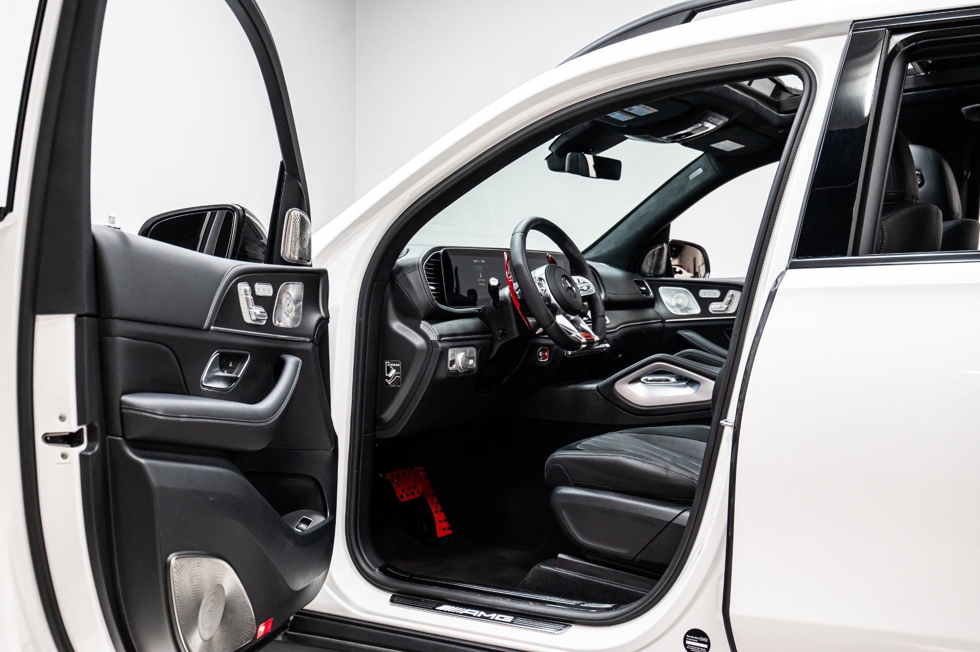 Used 2023 Mercedes-Benz GLS 63 AMG 4MATIC image 35