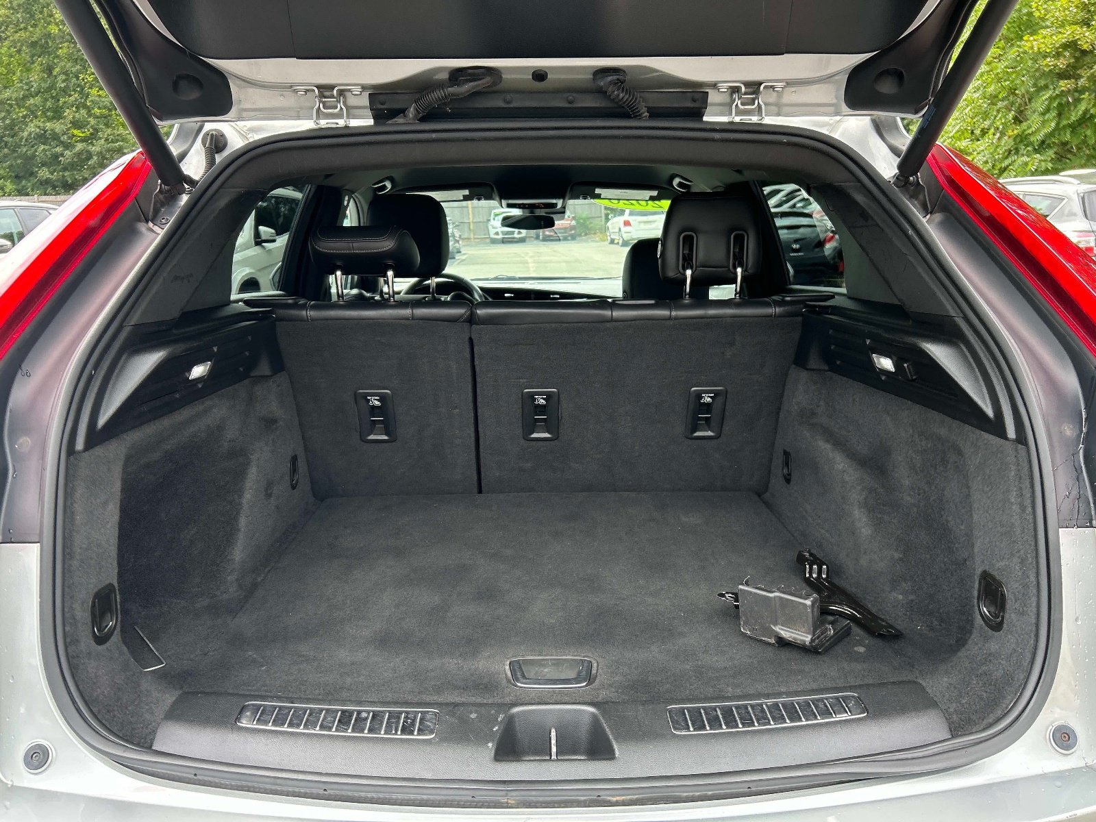 Used 2020 Cadillac XT4 Premium Luxury FWD image 11